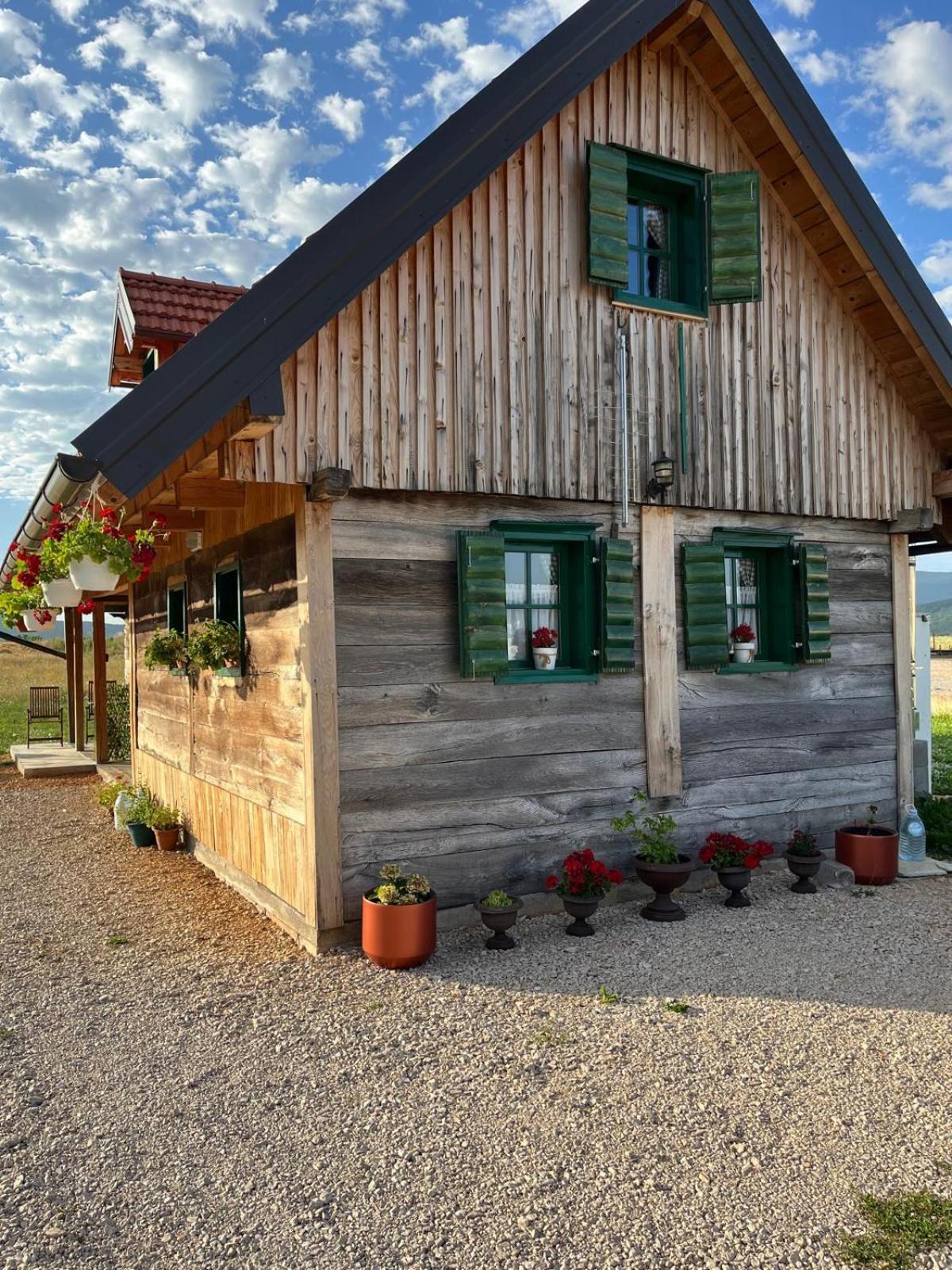 Апартаменти Wooden House Ante Self Check - In And Check - Out Оточац Екстер'єр фото